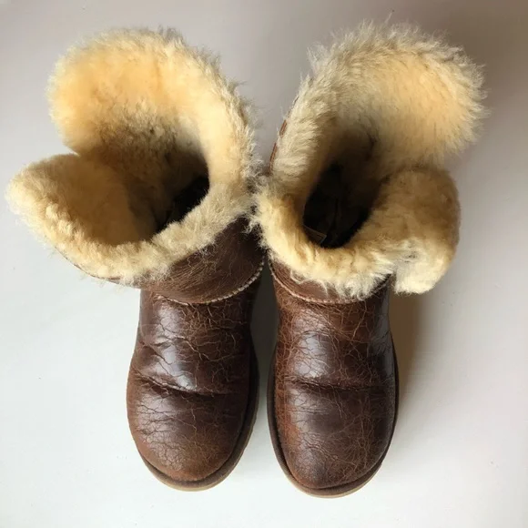 RARE HTF UGG Australia Bailey Button 1872 Chestnut Leather Krinkle Boots - Picture 3 of 9